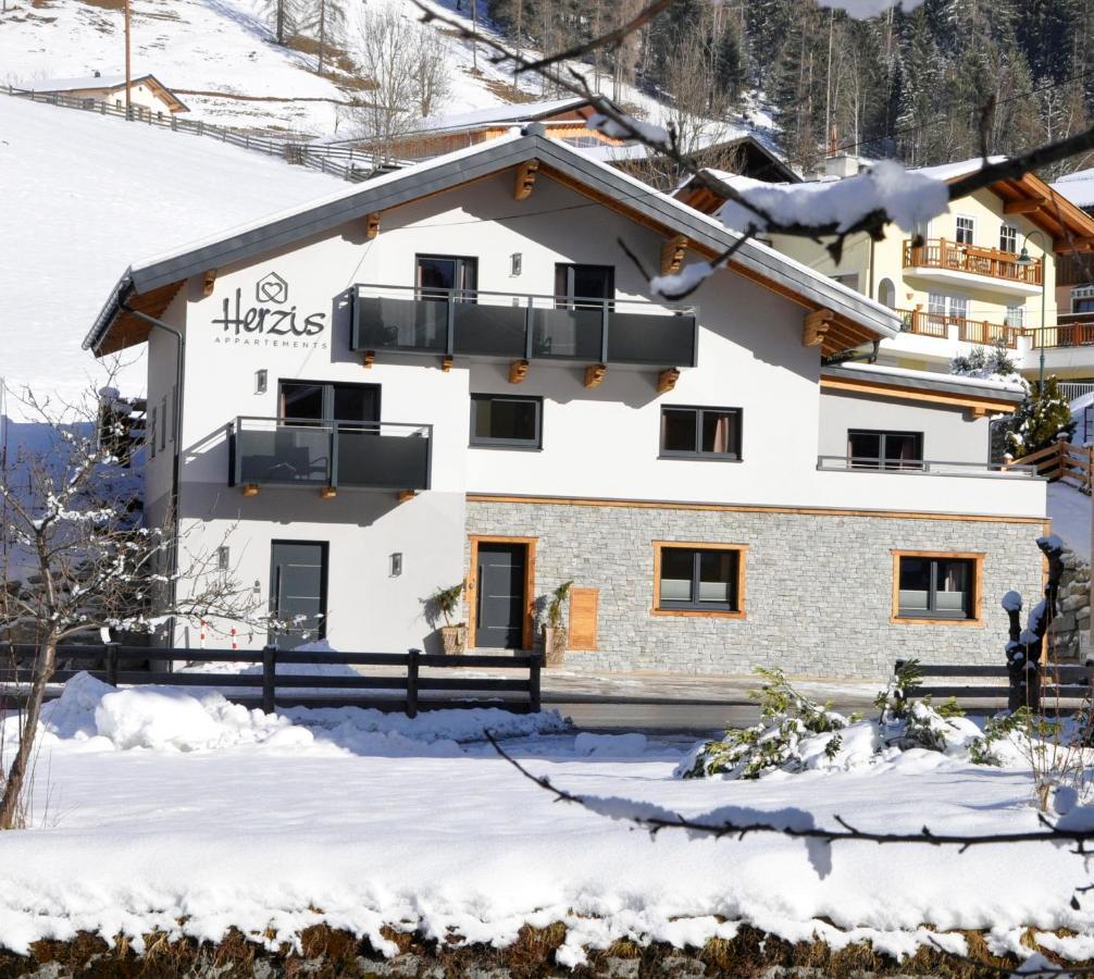 Herzis Appartements Wagrain Exteriör bild